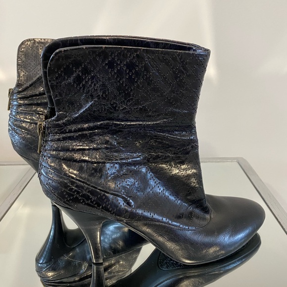 NWOT Nine West booties. Black leather, size 8.5 - Picture 1 of 6